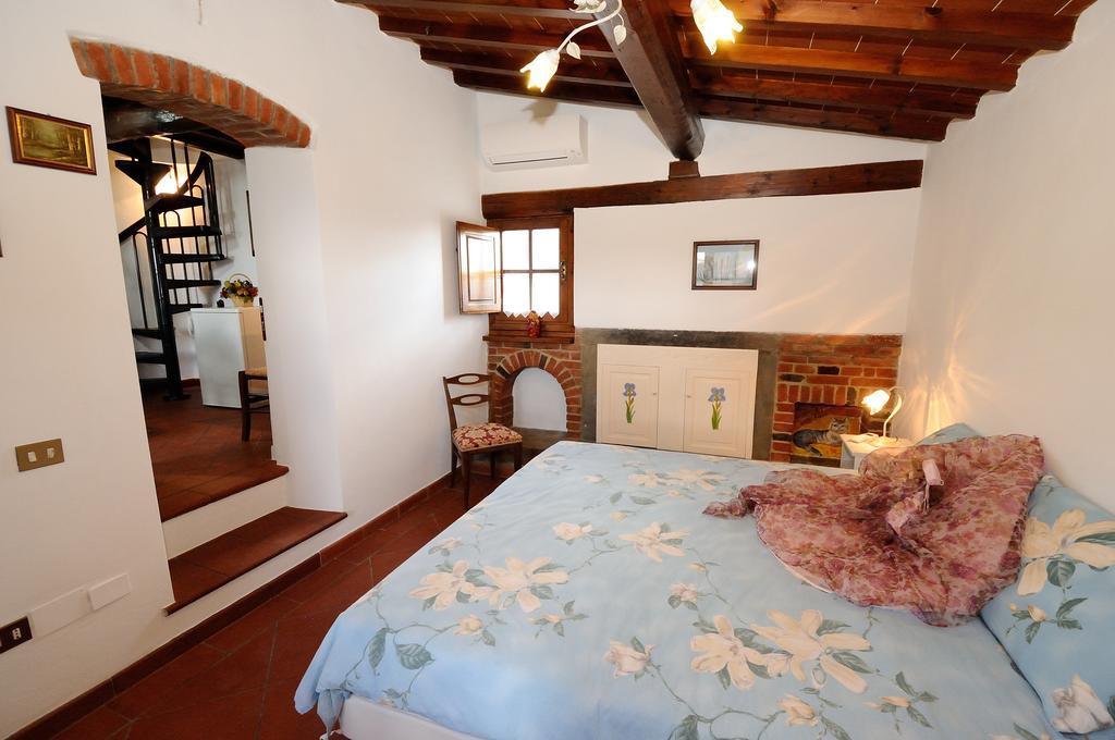 Agriturismo Villa Iris Castelfranco di Sopra Room photo
